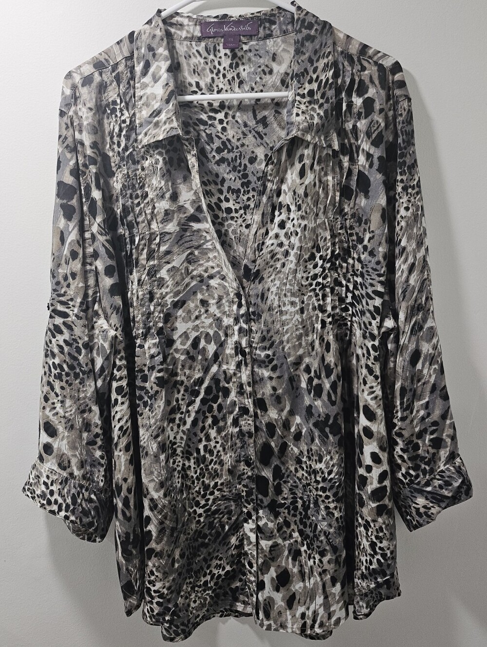 Gloria Vanderbilt Animal Print Pintuck Roll-Tab Tunic Blouse (Size XXL)